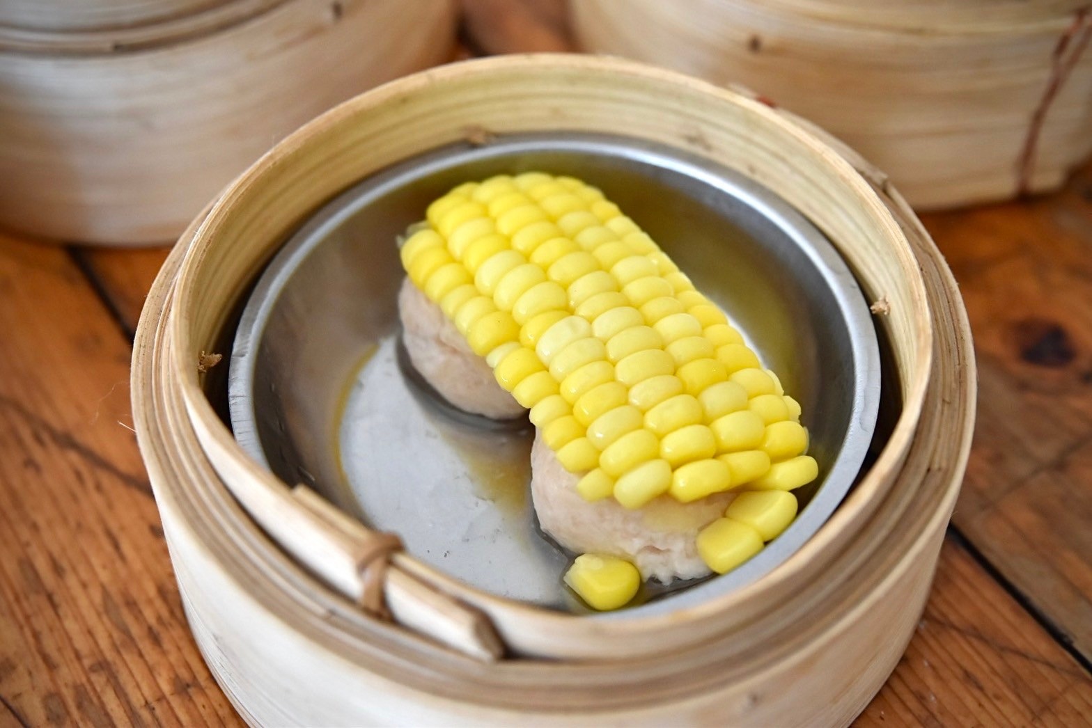 ข้าวโพดหวนแต้มหน้ากุ้ง