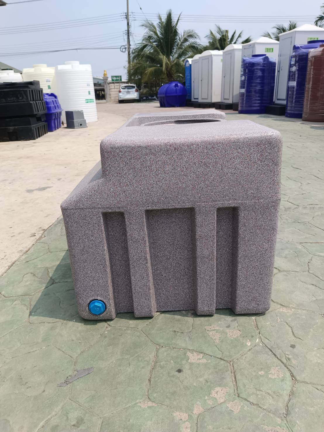 ถังเก็บน้ำ PE SAFE ลายแกรนิต 1000 ลิตร รุ่น GN-1000 ใต้บันได