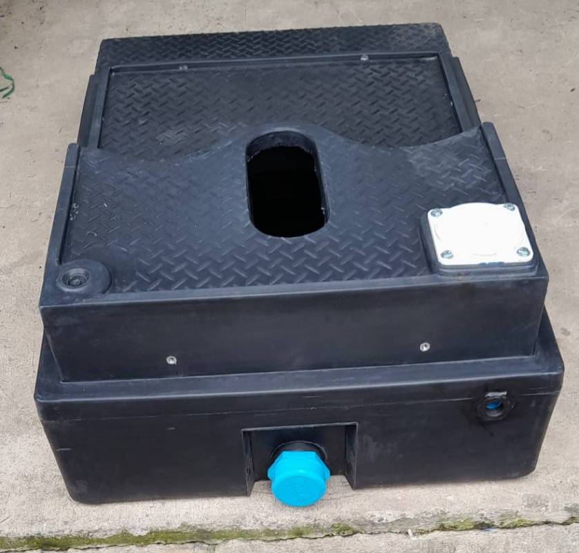 ถังบำบัดน้ำเสีย PE SAFE ใต้ห้องสุขาเคลื่อนที่ 450 ลิตร รุ่น ST-UT450L