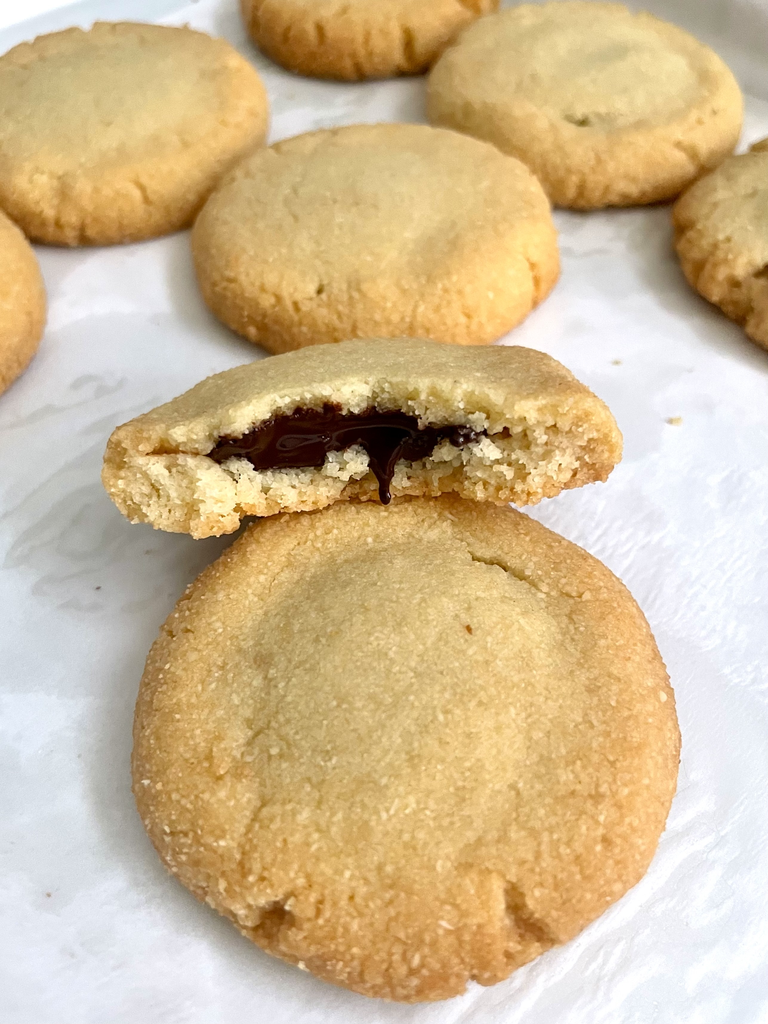 คุ๊กกี้สอดไส้ช็อคโกแลต สูตรคีโต Cookie with Chocolate [KETO] (ตัวเลือก)