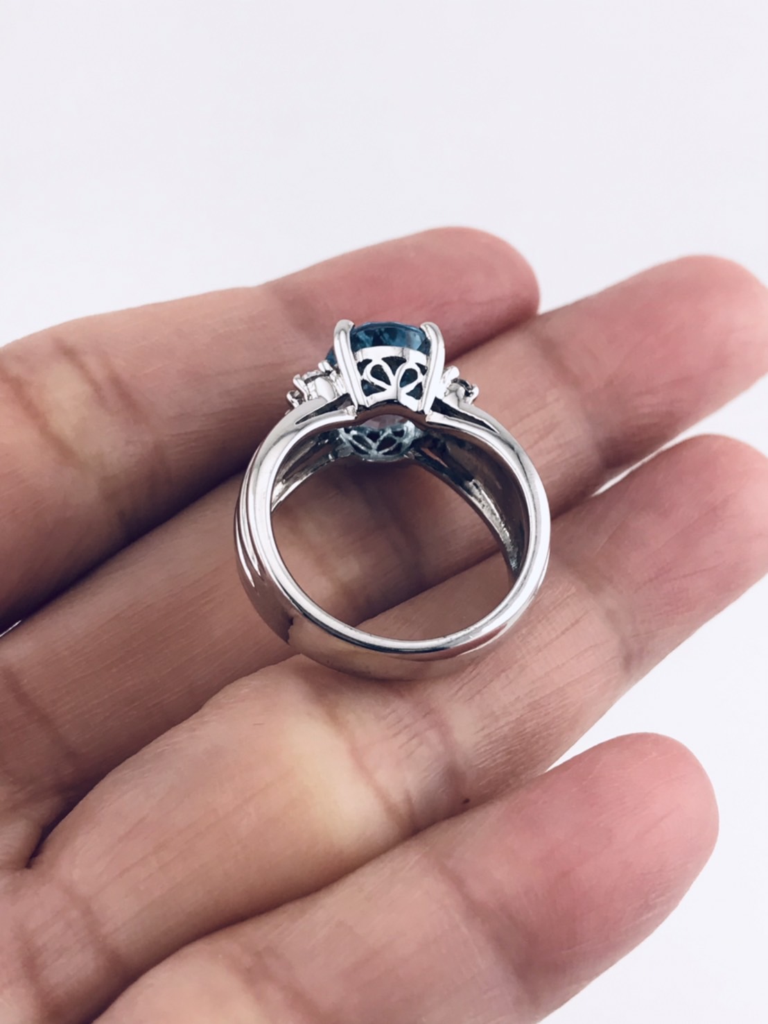 💍 แหวนสตรีเงินแท้ ประดับพลอยบลูโทแพส งานหรูหรา เรียบแต่ดูดี (ไซส์แหวน 50)