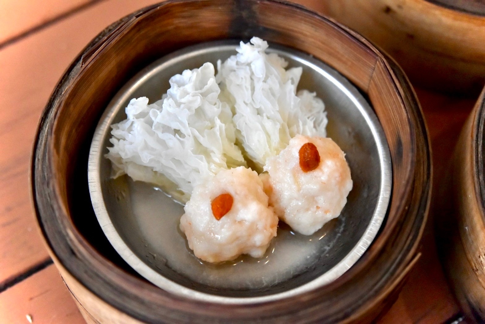 เห็ดหูหนูขาวแต้มหน้าหมู