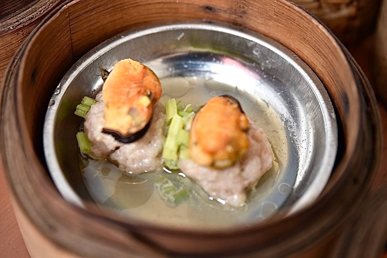 หอยแมลงภู่แต้มหน้าหมู