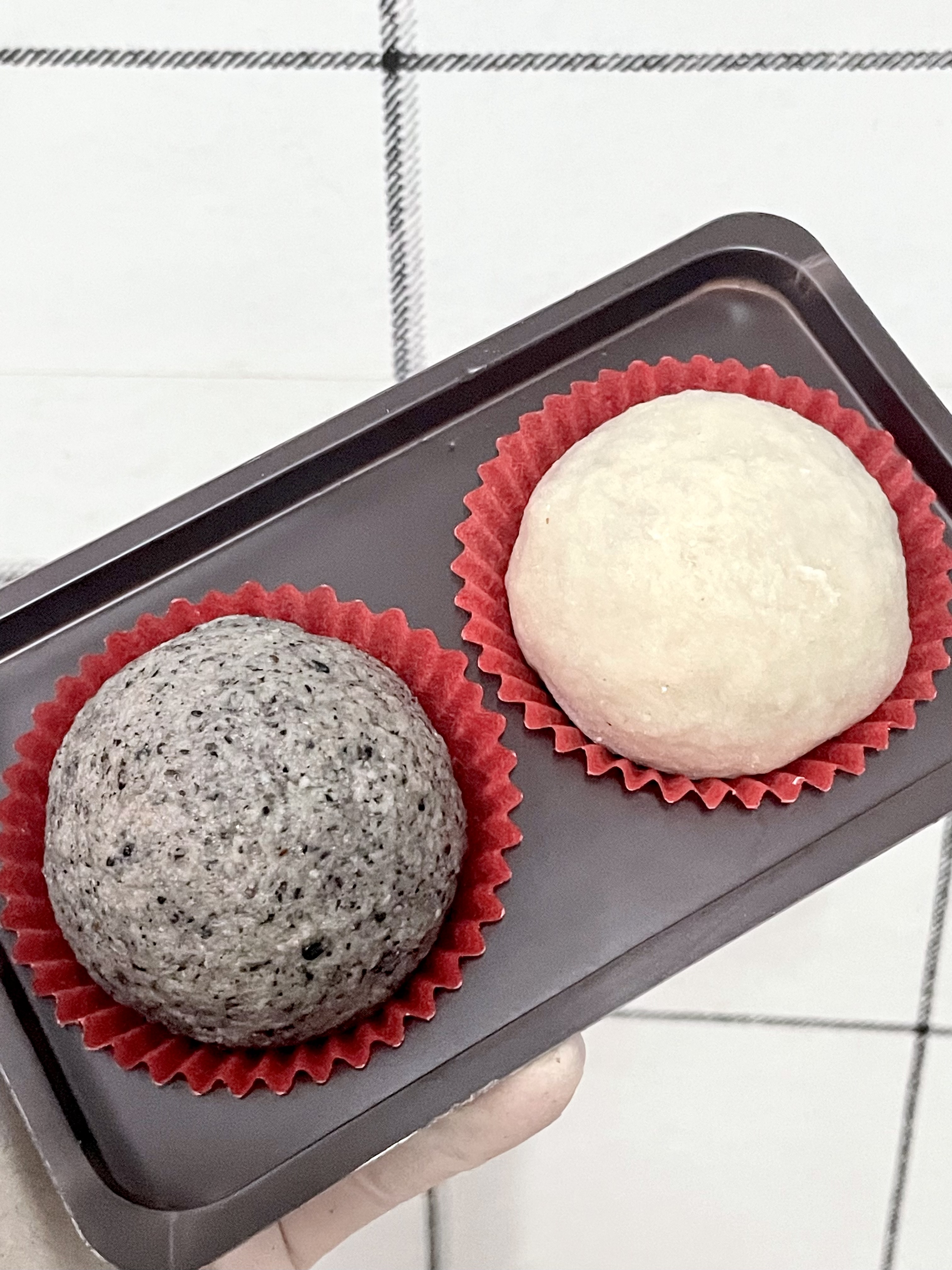 [Daifuku KETO] เจ้าแรก!! ไดฟูกุคีโต ไส้งาดำเข้มข้น สูตรหนึบ กล่อง 2 ลูก/แบบ ไร้แป้ง ไร้น้ำตาล *🚑ขนส่งเย็นเท่านั้น*