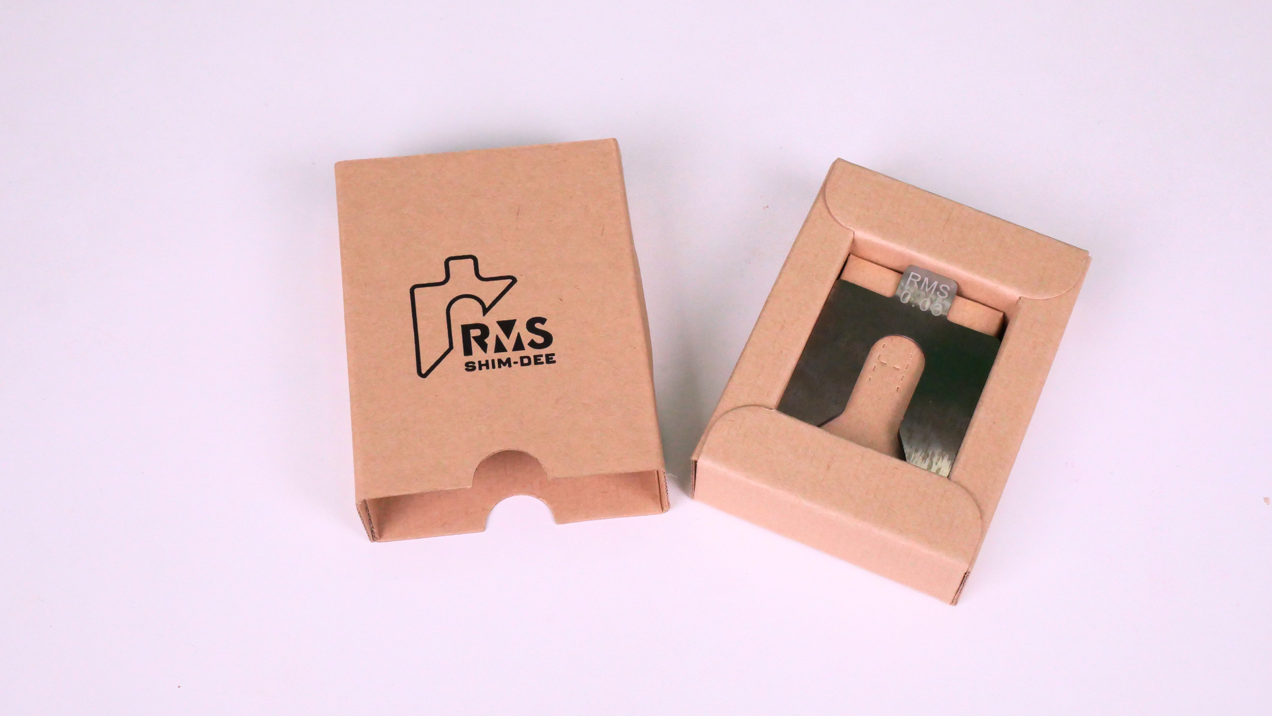 แผ่นชิมตั้งระดับสำเร็จรูป RMS SHIM-DEE สำหรับงานอุตสาหกรรม ขนาด 50x50มม. หนา 0.03มม. (Industrial Precut Shim)