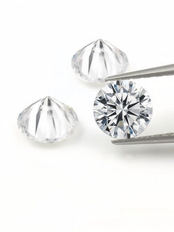 เพชรสังเคราะห์เพาะเลี้ยงเพชรแท้ ทรงไดมอนด์ขนาดกะทัดรัด 0.5 กะรัต