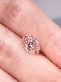 เพชรสังเคราะห์เพาะเลี้ยงโครงสร้างอะตอมเพชรแท้ รูปไข่ สีชมพูใส