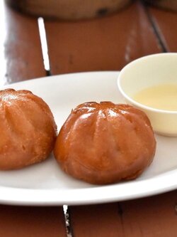 ซาลาเปาหมูแดงทอด