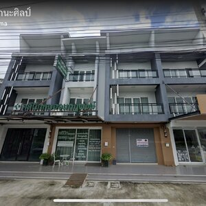 ขายอาคารพาณิชย์3ชั้นภายในตกแต่งสวยทันสมัยใกล้โรงแรมบีทูและโลตัสอ.เมือง จ.นครราชสีมา28.7ตรว.เหมาะทำธุรกิจ