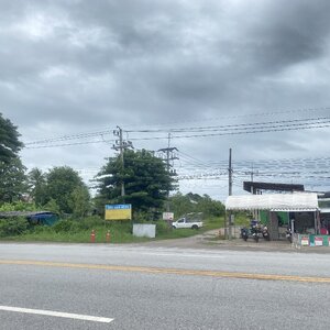 ให้เช่าที่ดินติดถนนใหญ่1ไร่ ต.สีคิ้วอ.สีคิ้วจ.นครราชสีมาใกล้ที่ว่าการและโลตัสอำเภอสีคิ้วเหมาะทำธุรกิจ เนื้อที่ : 1 ไร่ -หน้ากว้าง 25 เมตร -ลึก 65 เมตร ต.สีคิ้ว อ.สีคิ้ว จ.นครราชสีมา