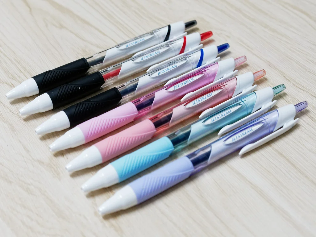 ปากกาลูกลื่น uni Jetstream Sport 0.5mm