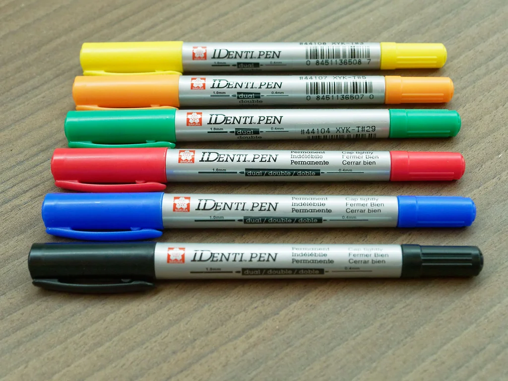 ปากกา Sakura Identi Permanent Marker ปากกา Sakura Identi Permanent Marker