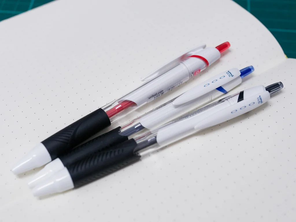 ปากกาลูกลื่น uni Jetstream Sport 0.5mm