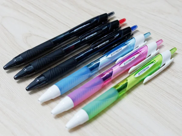 ปากกาลูกลื่น uni Jetstream Sport 0.7mm image 1 ปากกาลูกลื่น uni Jetstream Sport 0.7mm image 1